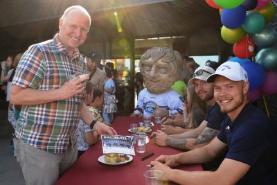 Corgi a vicemajstri SR z HK