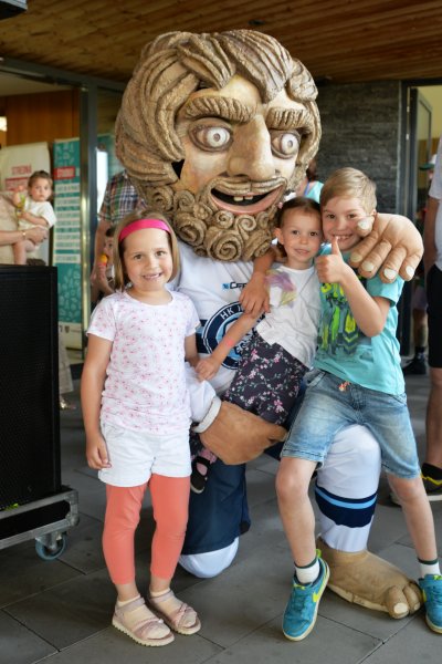 Corgi a vicemajstri SR z HK